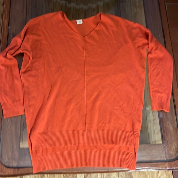 Beautiful so soft sweater by TR notes - Picture 1 of 3